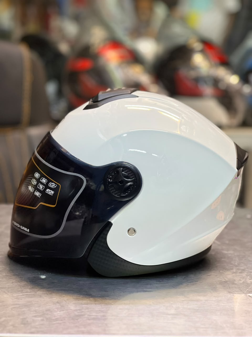 AR Half Face Glossy White